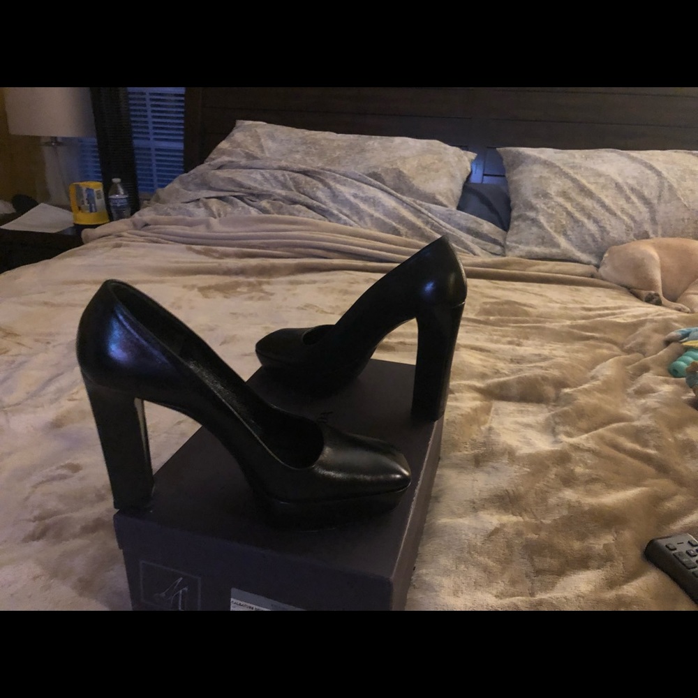Prada pumps - Picture 4 of 6